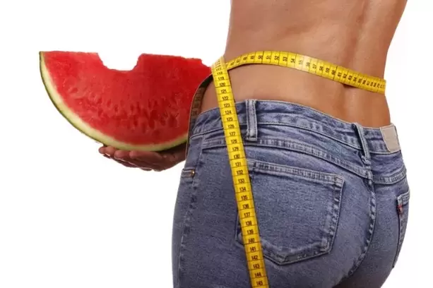 Rezultatul pierderii în greutate cu o dietă cu pepene verde este de 7-10 kg în 10 zile